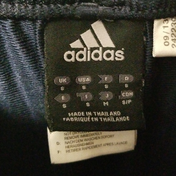 Adidas essential track pants - Picture 2 of 3